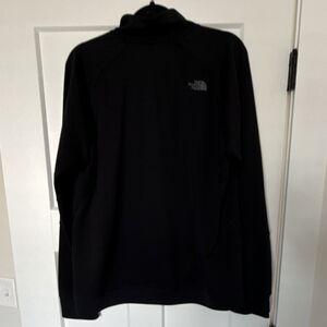 The North Face Men's Black Full Zip Jacket Logo Accent Solid